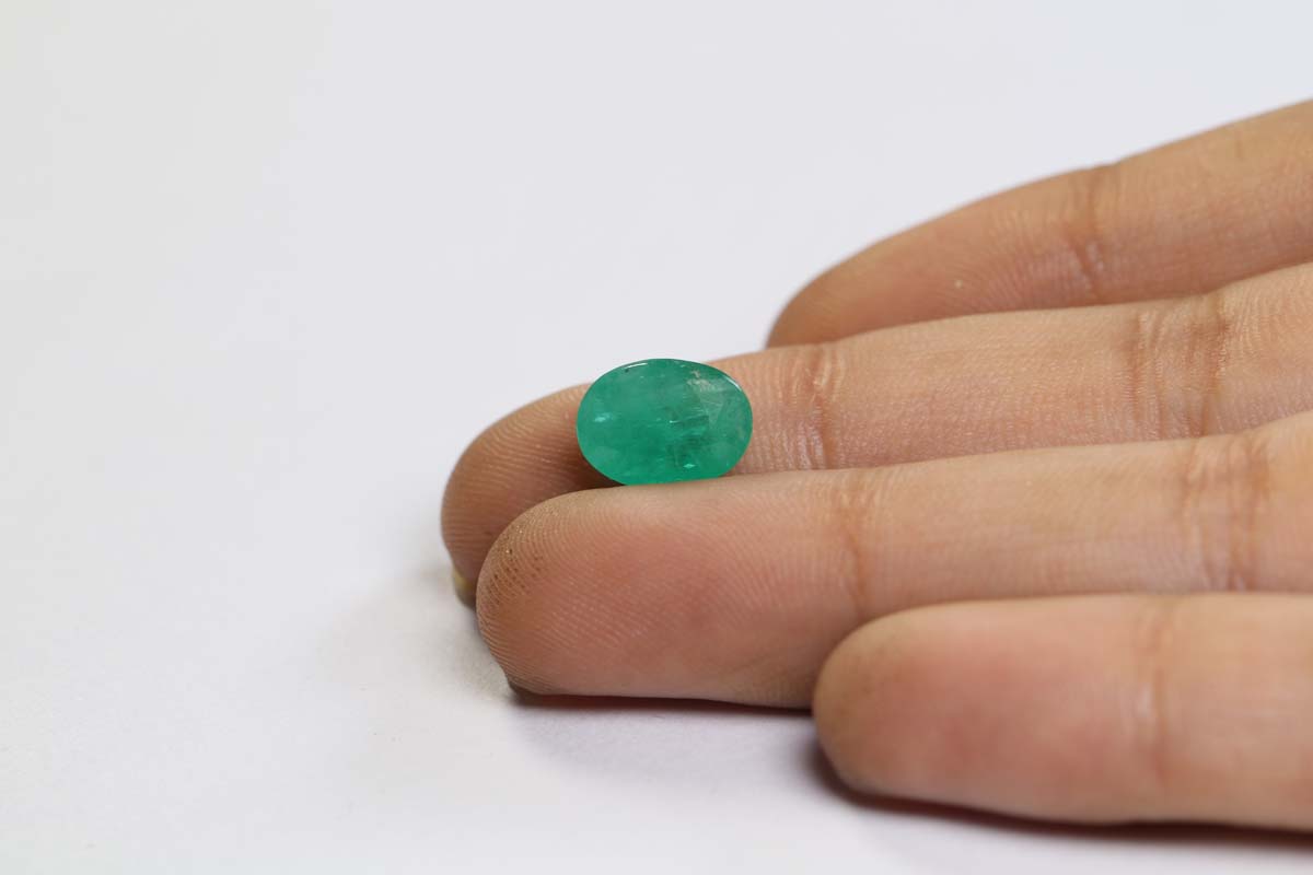 Emerald 2.68 Ct. 4 EMR10042 3 Emerald 2.68 Ct.