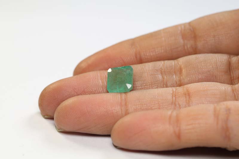 EMR11867 3 Emerald 3.84 Ct.