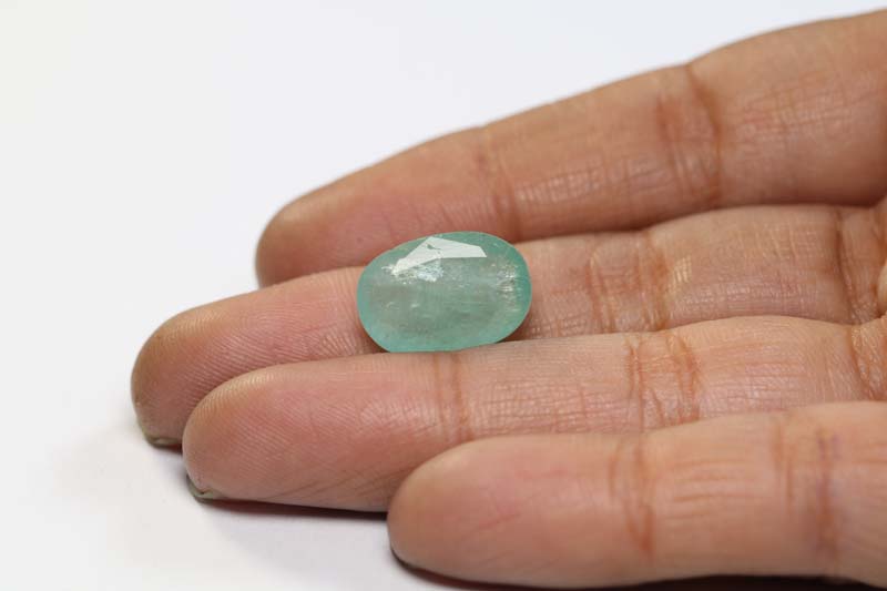 Emerald 9.72 Ct. 4 EMR11883 3 Emerald 9.72 Ct.