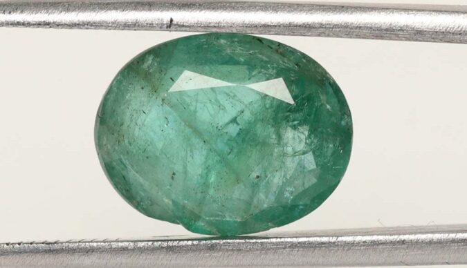 Emerald 4.77 Ct. 1 EMR12331 1 e1682933624165 Emerald 4.77 Ct.