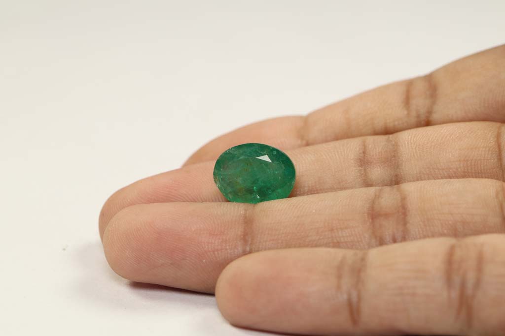 Emerald 6.13 Ct. 4 EMR12347 3 Emerald 6.13 Ct.