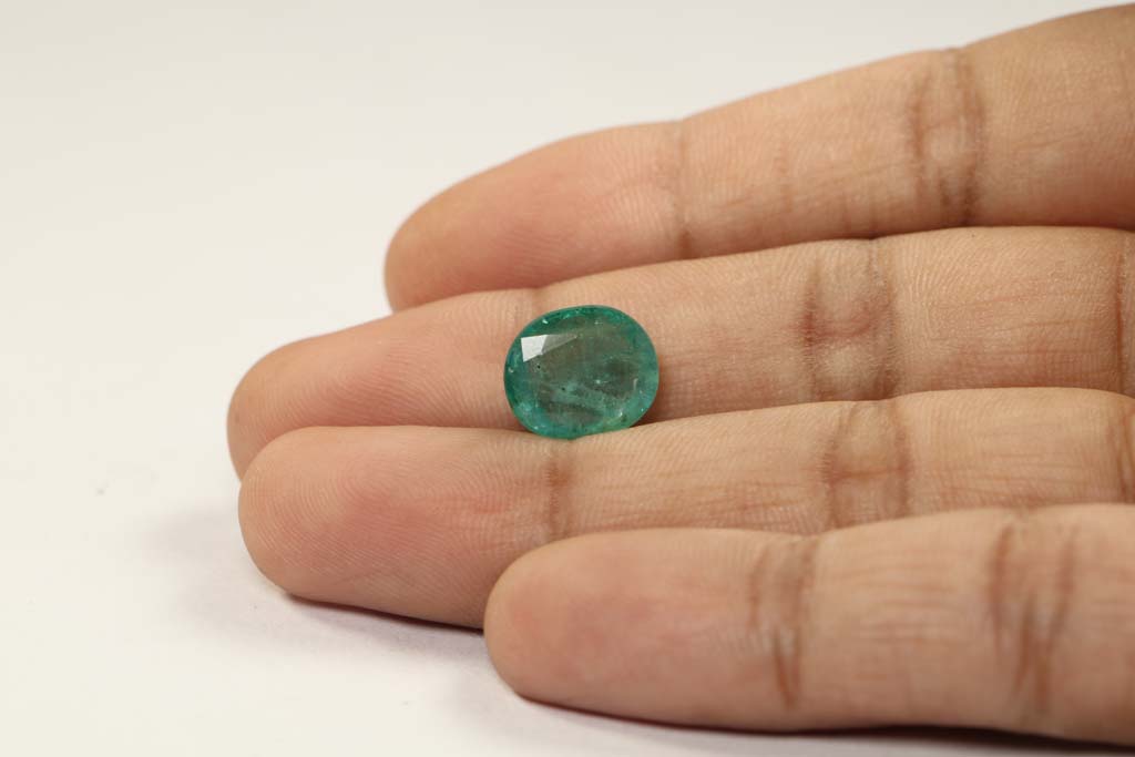 Emerald 5.21 Ct. 4 EMR12361 3 Emerald 5.21 Ct.