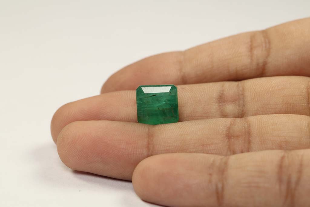 Emerald 7.34 Ct. 4 EMR12390 3 Emerald 7.34 Ct.