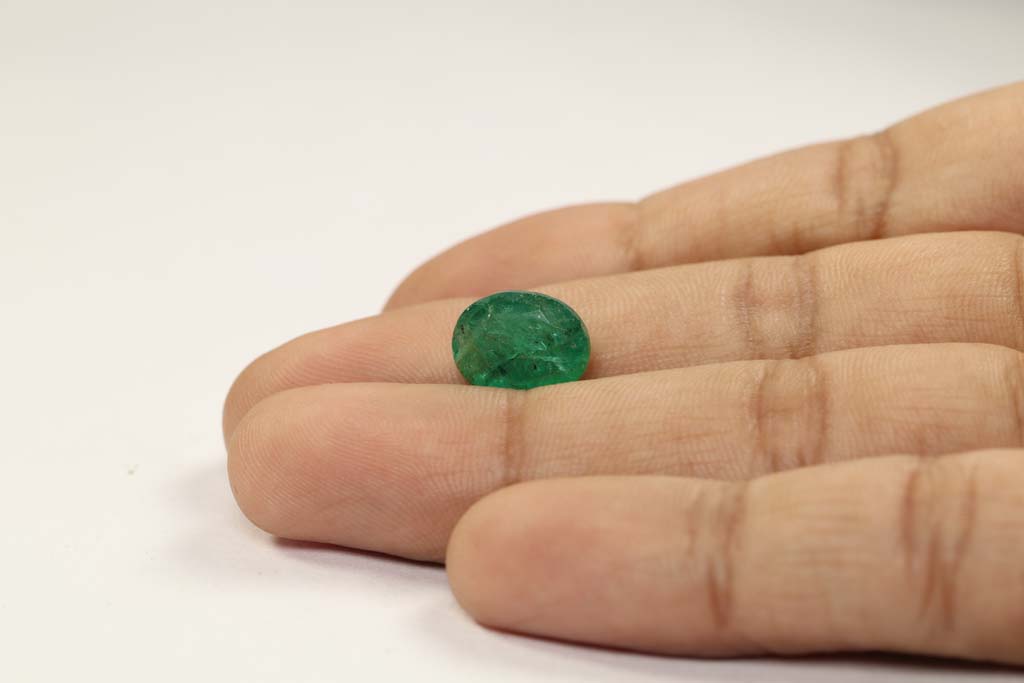 Emerald 4.01 Ct. 4 EMR12407 3 Emerald 4.01 Ct.