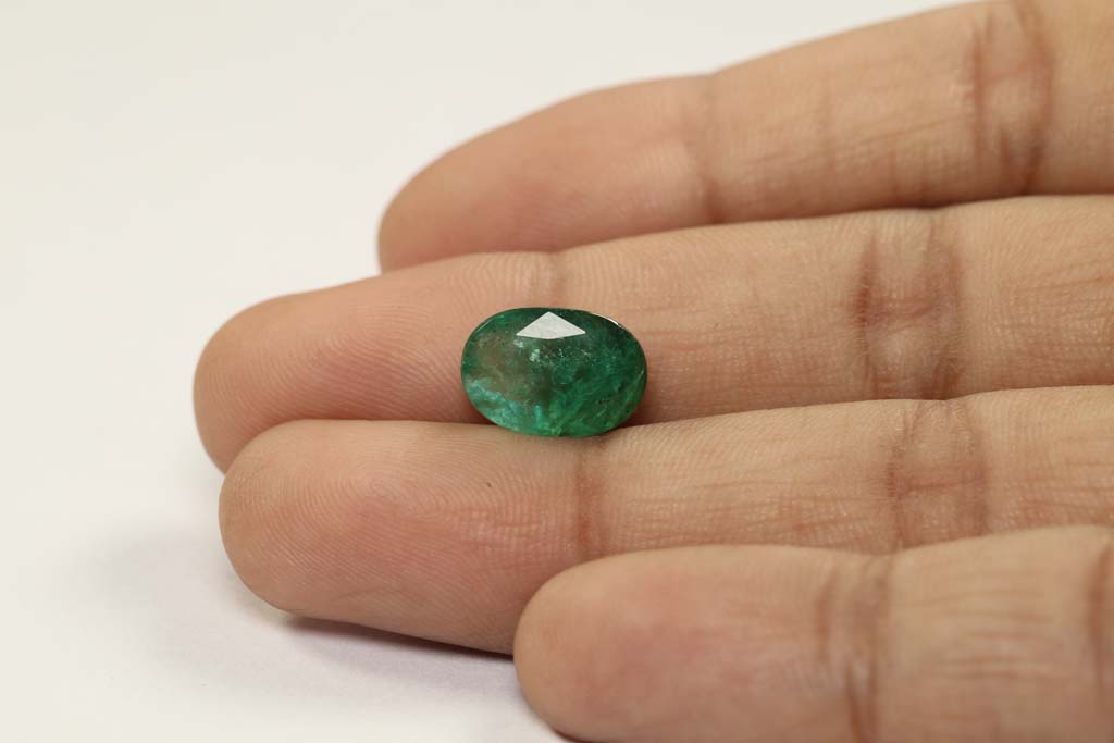 Emerald 4.36 Ct. 4 EMR12443 3 Emerald 4.36 Ct.