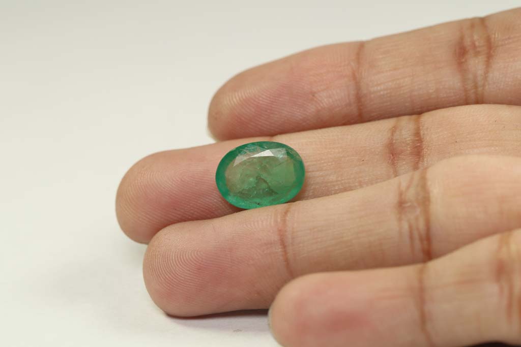 Emerald 4.3 Ct. 4 EMR12515 3 Emerald 4.3 Ct.