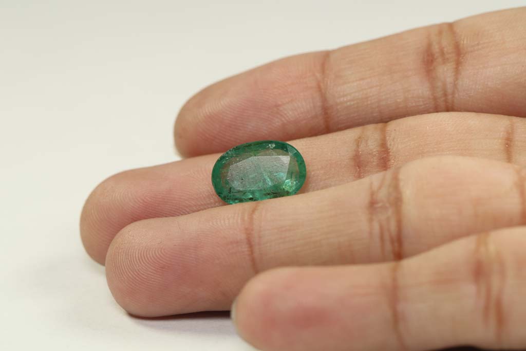 Emerald 4.5 Ct. 4 EMR12518 3 Emerald 4.5 Ct.