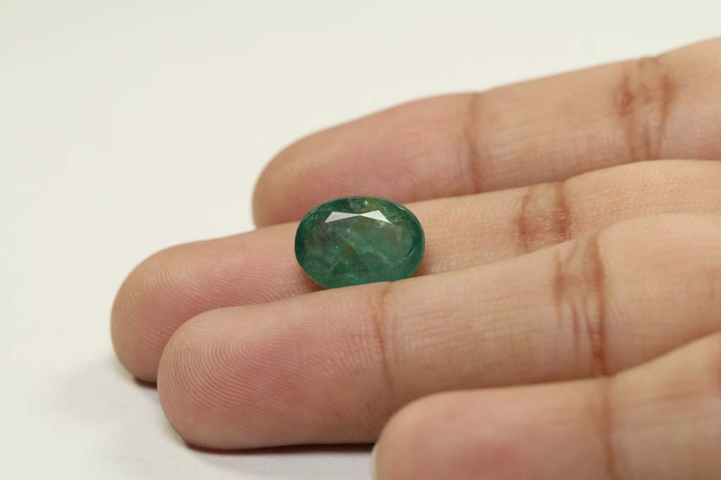 Emerald 6.49 Ct. 4 EMR12527 3 Emerald 6.49 Ct.