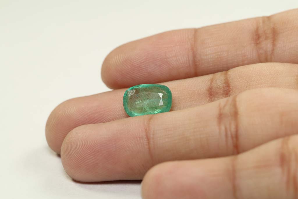 Emerald 3.72 Ct. 4 EMR12529 3 Emerald 3.72 Ct.