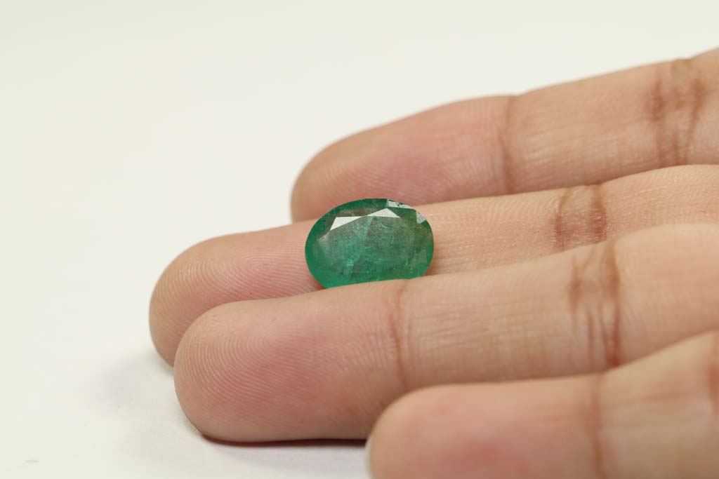 Emerald 4.08 Ct. 4 EMR12530 3 Emerald 4.08 Ct.