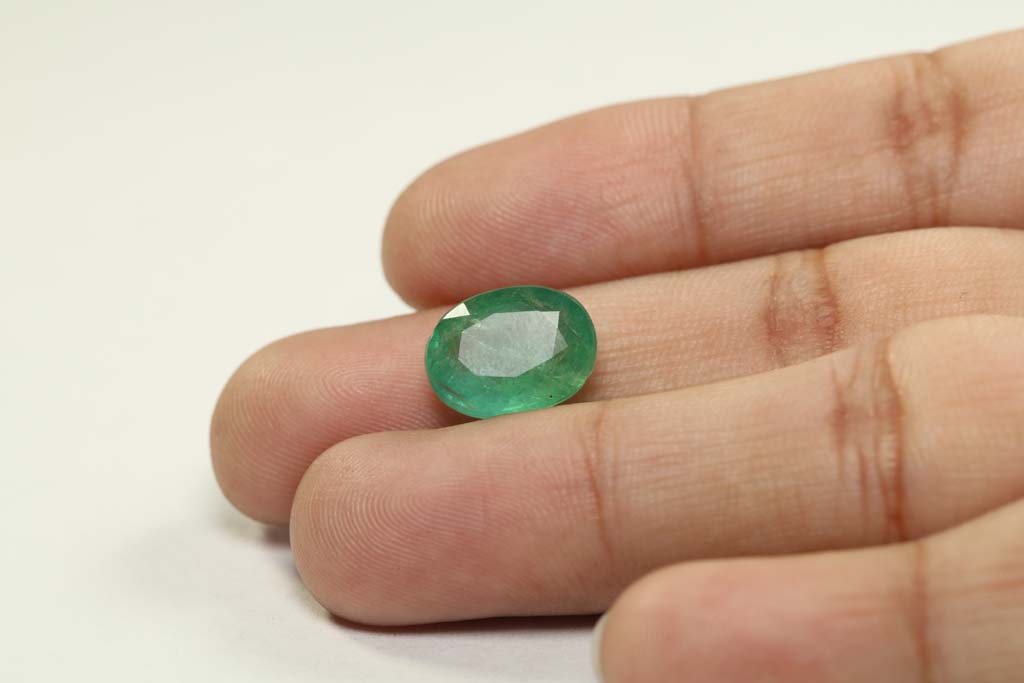 Emerald 5.79 Ct. 4 EMR12535 3 Emerald 5.79 Ct.