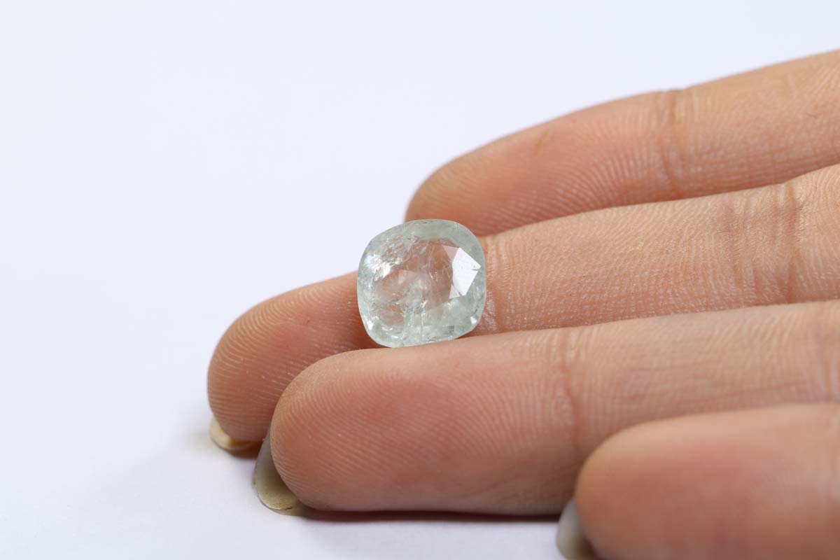 NSP643 3 Sapphire 4.54 Ct.