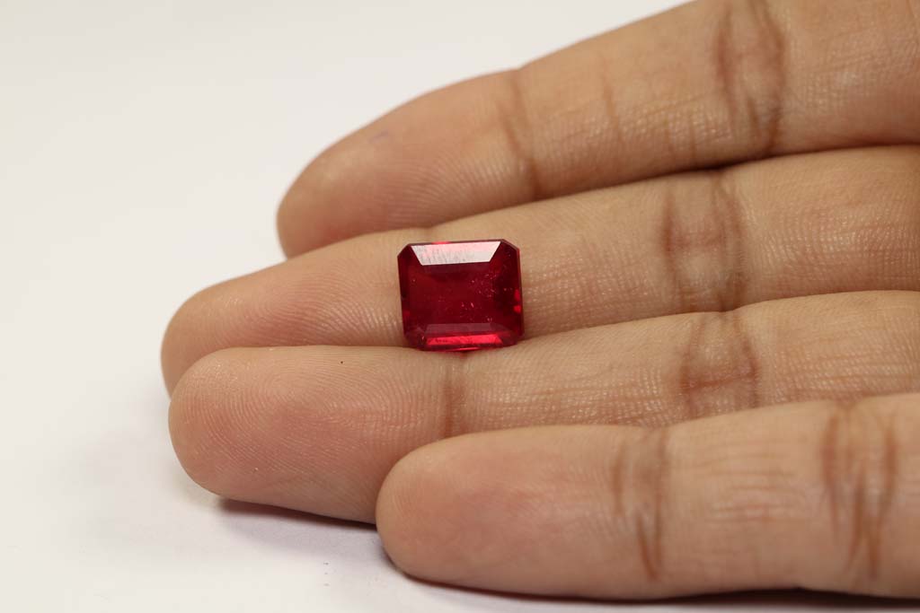 Ruby 6.76 Ct.
