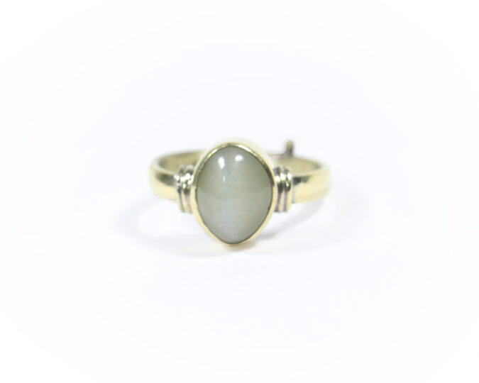 Natural Cat's Eye (Lehsunia) Ring (5+ Ratti)