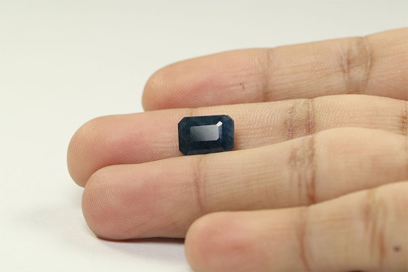 BSP7432 3 Blue Sapphire 5.55 Ct.