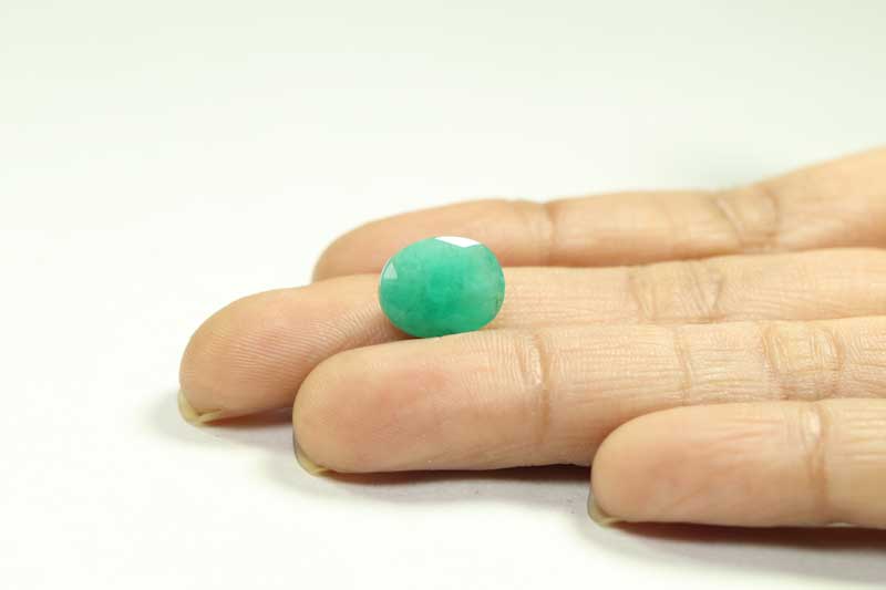 EMR13044 3 1 Emerald 4.9 Ct.