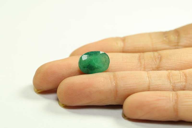 Emerald 4.85 Ct. 4 EMR13119 3 1 Emerald 4.85 Ct.