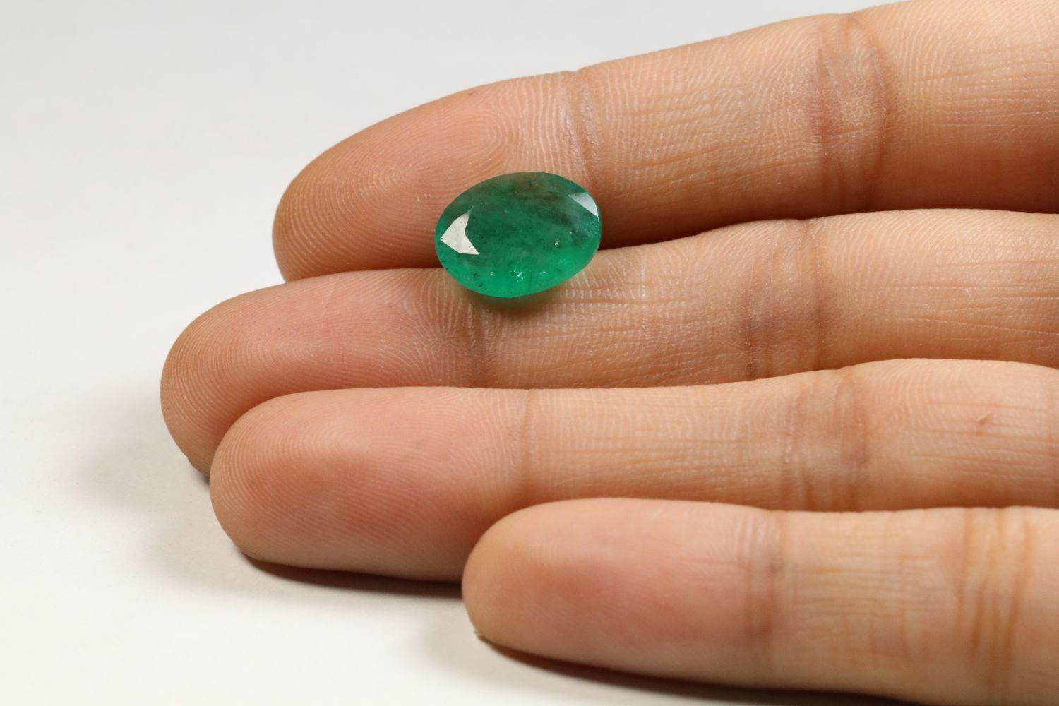 Emerald 4.33 Ct. Emerald 4.33 Ct.