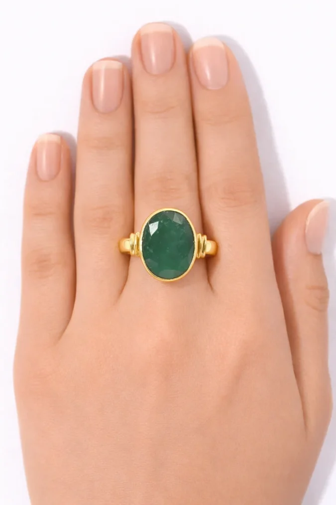 Emerald Ring Rs. 3890/- (Panna 7+Ratti) Emerald Ring Rs. 3890/- (Panna 7+Ratti)