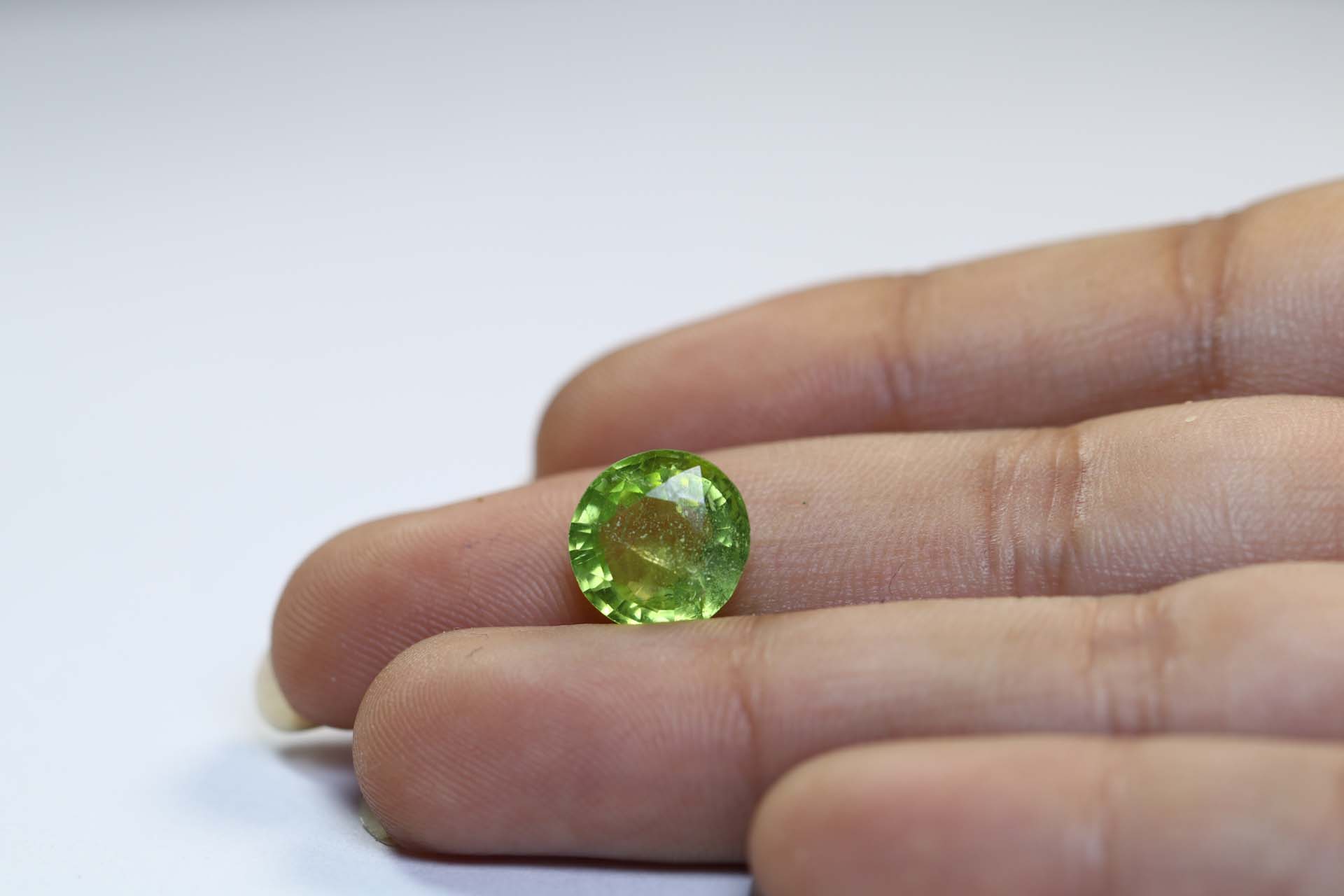 Peridot 4.21 Ct. 4 NPD78 3 Peridot 4.21 Ct.