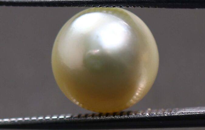 PEARL 6.68 Ct.