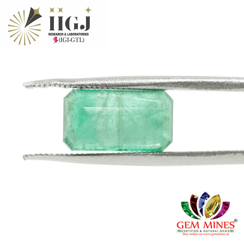 EMERALD 4.08 Ct. 3 EMR13509 2 EMERALD 4.08 Ct.