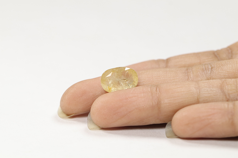 YELLOW SAPPHIRE 6.21 Ct. 4 YSP9572 3 YELLOW SAPPHIRE 6.21 Ct.