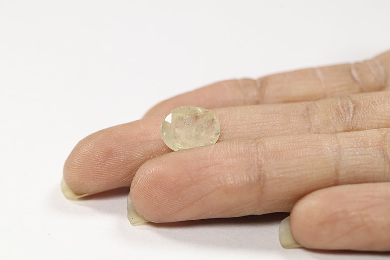 YELLOW SAPPHIRE 4.4 Ct. 4 YSP9583 3 YELLOW SAPPHIRE 4.4 Ct.