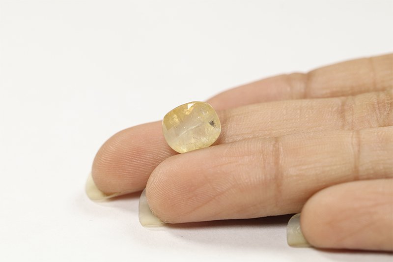 YSP9780 3 YELLOW SAPPHIRE 4.82 Ct.