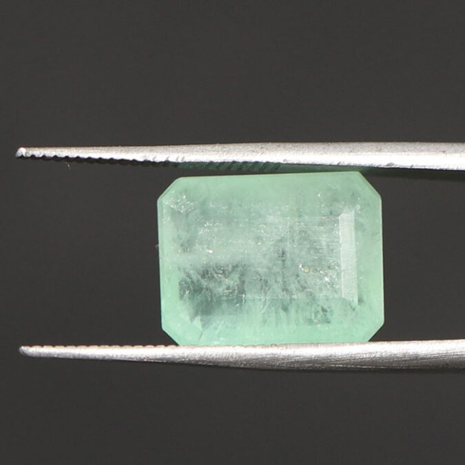 EMERALD 5.77 Ct. 1 EMRD17825 1 EMERALD 5.77 Ct.