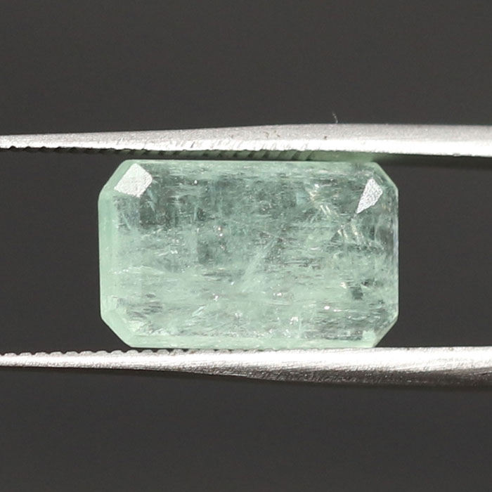 EMERALD 4.77 Ct. 3 EMRD17827 2 EMERALD 4.77 Ct.