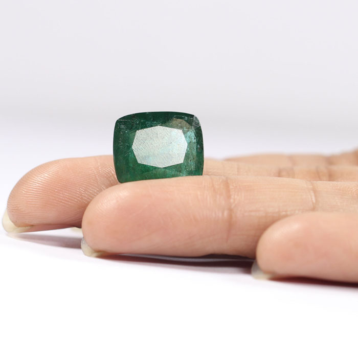 EMERALD 10.34 Ct. 4 EMRD17858 3 1 EMERALD 10.34 Ct.