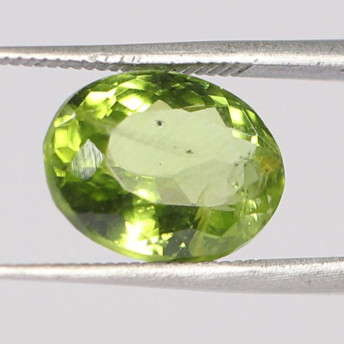 PERIDOT 4.44 Ct.