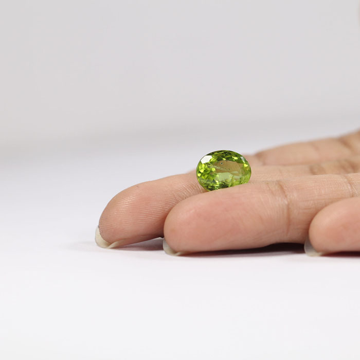 PERIDOT 4.44 Ct.