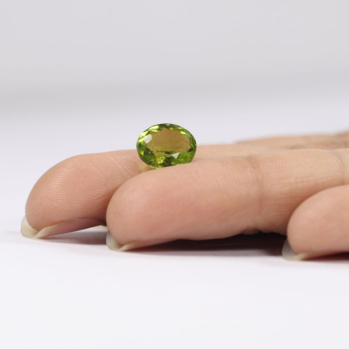 PERIDOT 3.24 Ct.