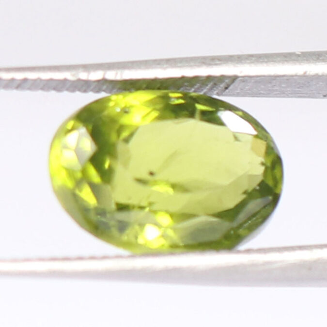 PERIDOT 4.04 Ct.