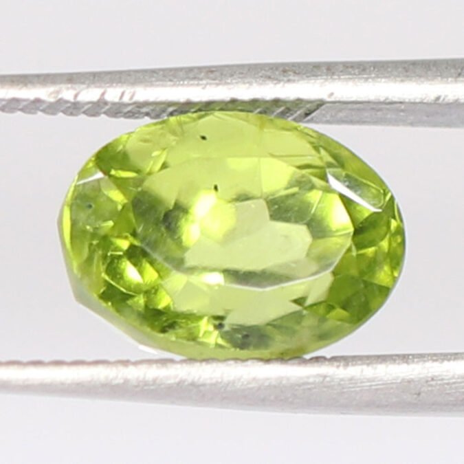 NPD629 1 PERIDOT 3.38 Ct.