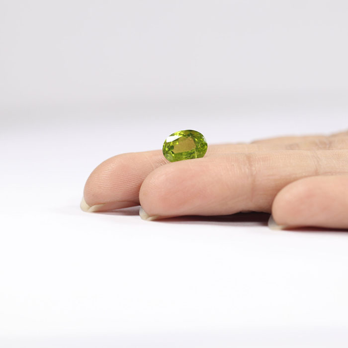NPD633 3 PERIDOT 3.28 Ct.