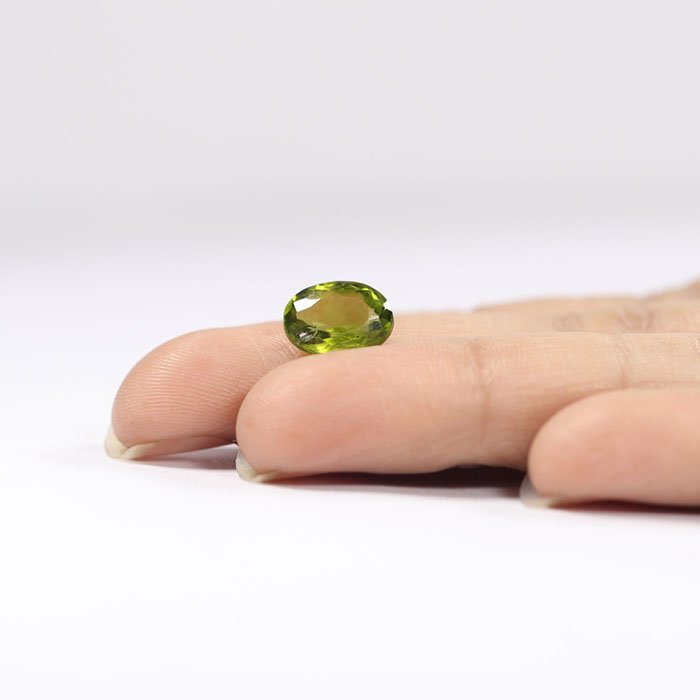 NPD647 3 PERIDOT 3.8 Ct.
