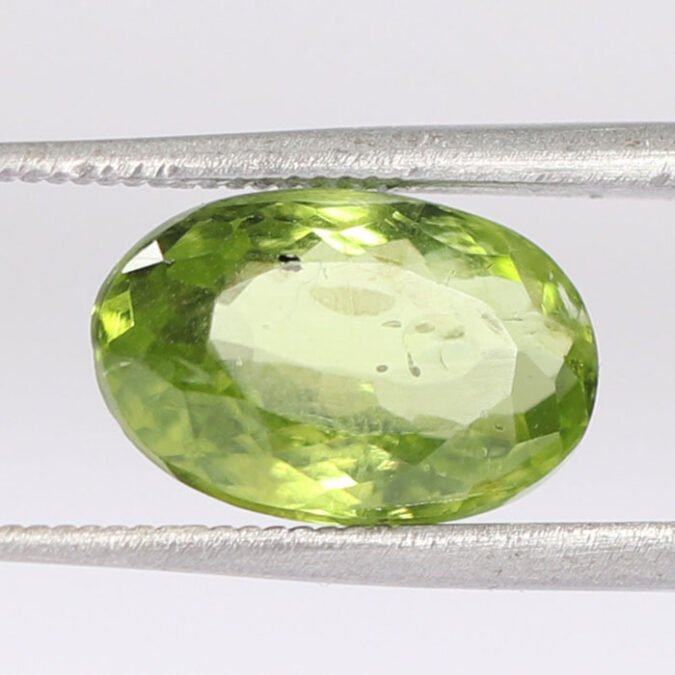 NPD649 1 PERIDOT 3.82 Ct.
