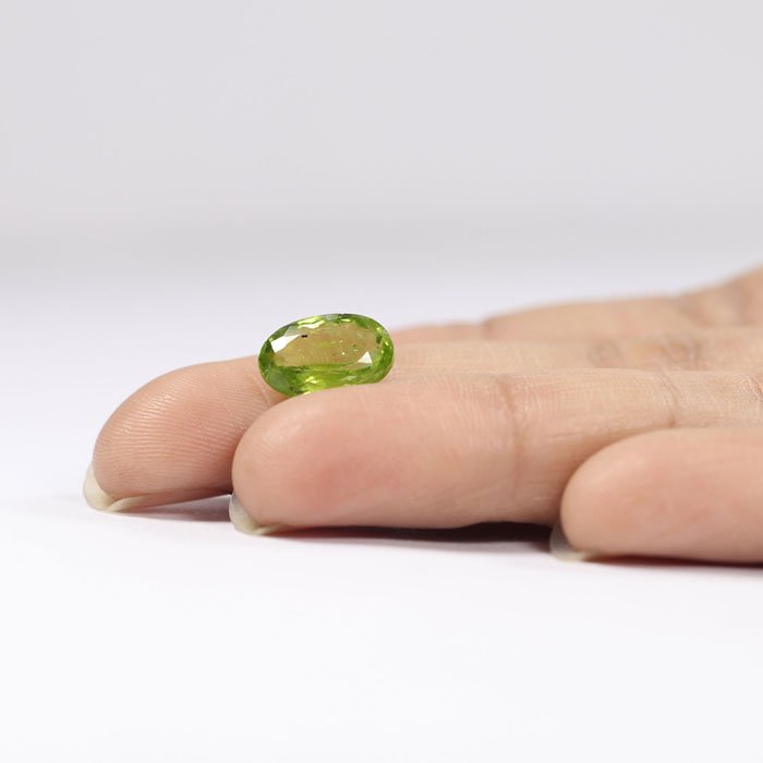 NPD649 3 PERIDOT 3.82 Ct.