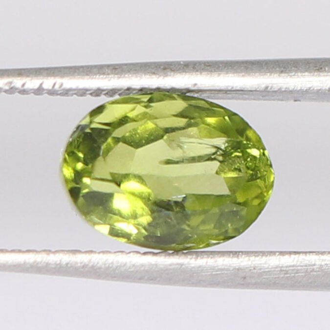NPD662 1 PERIDOT 2.2 Ct.