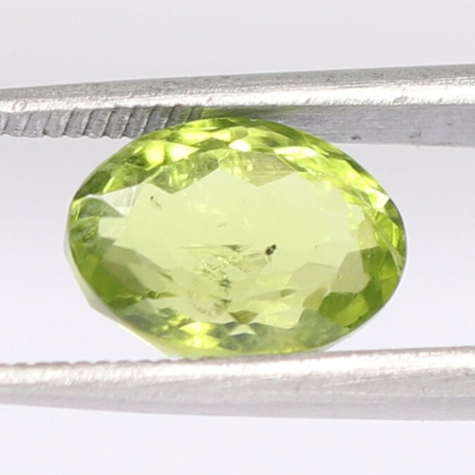 NPD665 1 PERIDOT 3.54 Ct.