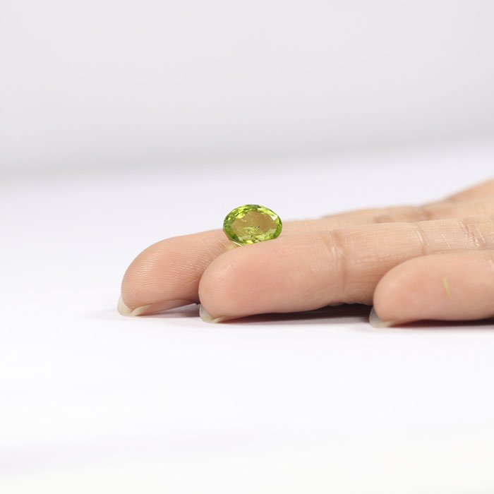 NPD665 3 PERIDOT 3.54 Ct.