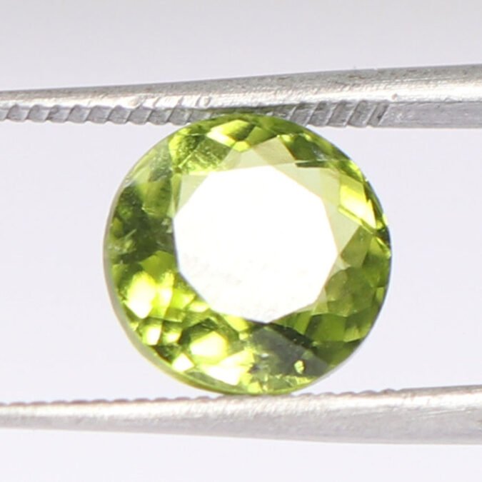 NPD667 1 PERIDOT 2.53 Ct.