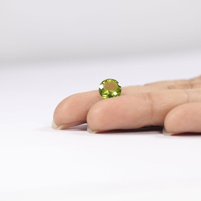 NPD667 3 PERIDOT 2.53 Ct.