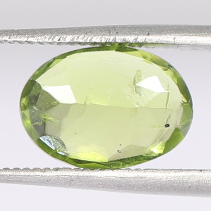 NPD670 2 PERIDOT 3.04 Ct.