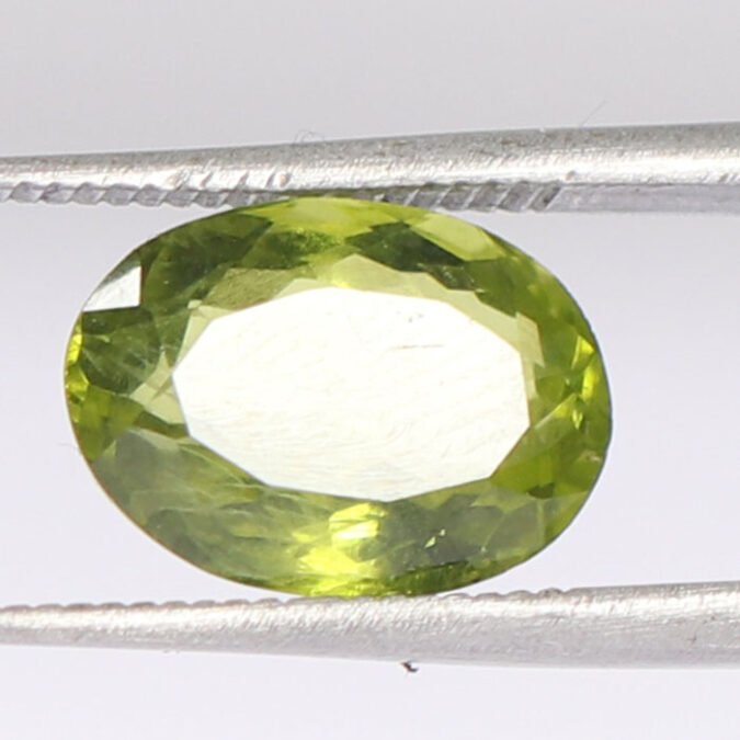 NPD671 1 PERIDOT 2.92 Ct.