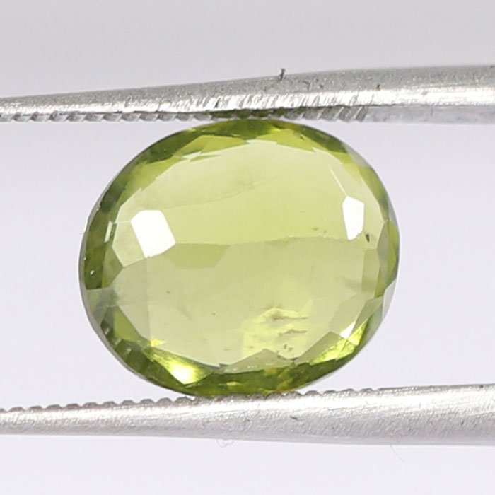 NPD671 2 PERIDOT 2.92 Ct.