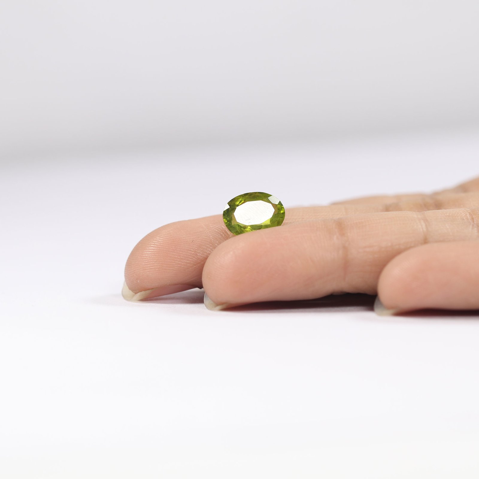 NPD671 3 PERIDOT 2.92 Ct.